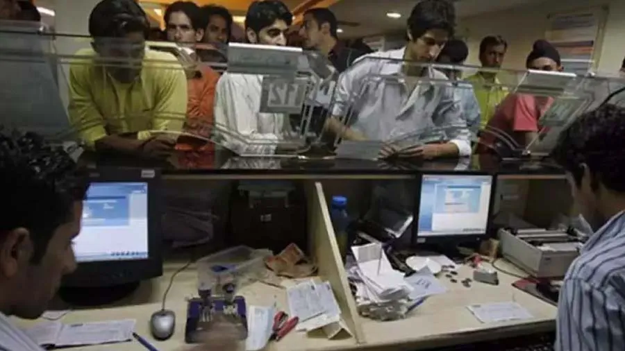 2000ની નોટ બદલવા માટે બેંકોમાં કેમ ભીડ નથી? તજજ્ઞોએ આ 5 કારણ આપ્યા