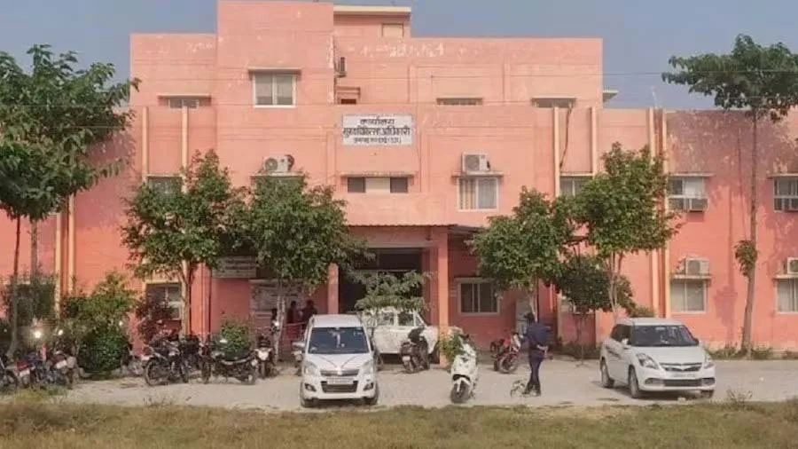 લાંચ ન આપી તો હોસ્પિટલની કર્મચારીઓએ ગર્ભવતીને પાછી કાઢી, શિશુનું જન્મ પછી મોત