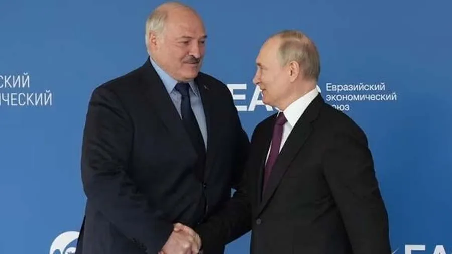 પુતિન સાથે મીટિંગ બાદ હૉસ્પિટલમાં દાખલ થવું પડ્યુ બેલારુસના રાષ્ટ્રપતિને