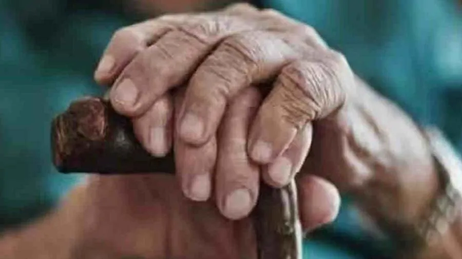 એક દીકરો IAS, બીજો બિઝનેસમેન છતા પિતા વૃદ્ધાશ્રમમાં રહેવા મજબૂર