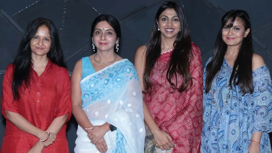 અમદાવાદ ખાતે સૈન્ય વાર્તાઓના જાણીતા લેખિકા સાથે રાઇટ સર્કલનું આયોજન