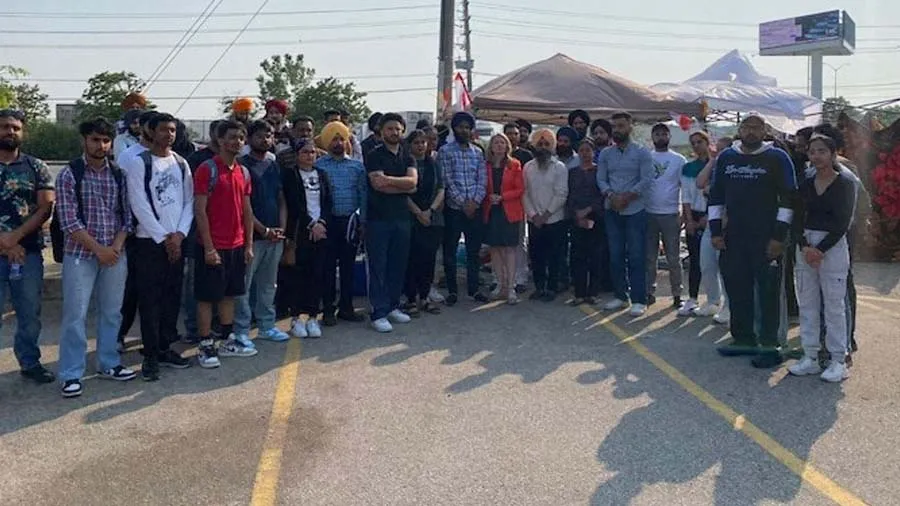 સાવચેત રહેજોઃ કેનેડામાં 700 ભારતીય વિદ્યાર્થીઓ પર લટકી રહી છે ડિપોર્ટેશનની તલવાર