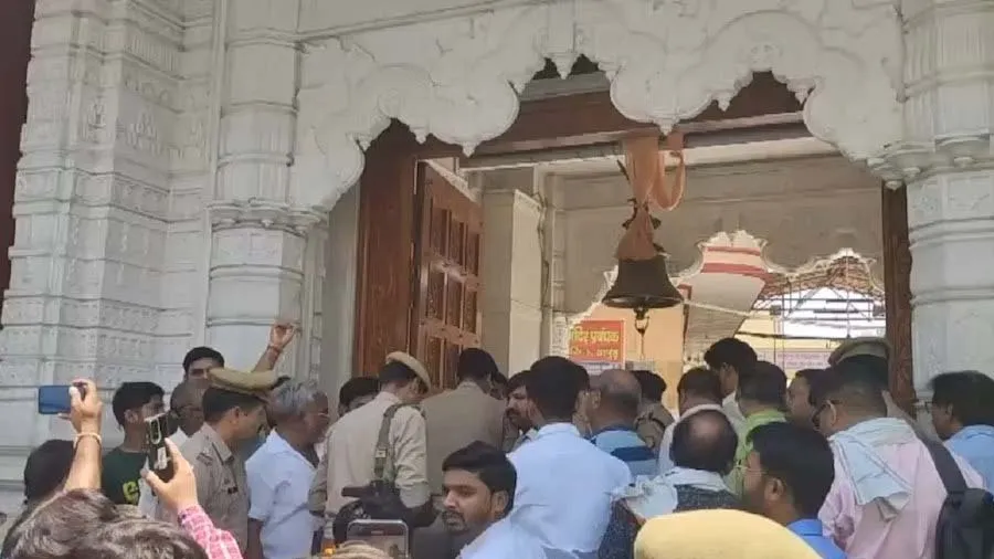 ચંડી મંદિરમાં યુવકે નમાઝ પઢી, મંદિરને ગંગાજળથી શુદ્ધ કર્યું, પોલીસ ફોર્સ તૈનાત