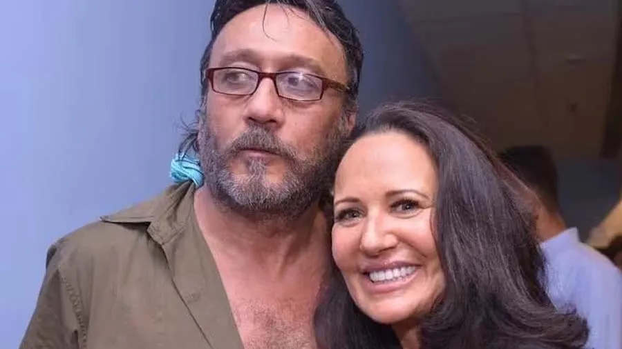 જેકી શ્રોફની પત્ની આયેશાના બેંક ખાતામાંથી 58 લાખ રૂપિયા ગાયબ