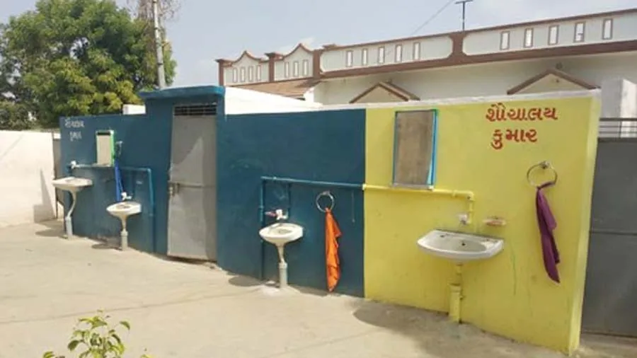 ગુજરાતની પ્રાથમિક શાળાઓમાં છેલ્લા 20 વર્ષમાં 81358 શૌચાલયો બનાવાયા છેઃ સરકાર