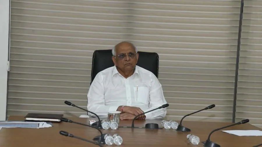 આ વર્ષે બનેલા રસ્તાઓ ચોમાસામાં તૂટશે તો સંબંધિતો સામે પગલા લેવાશેઃ CM પટેલ