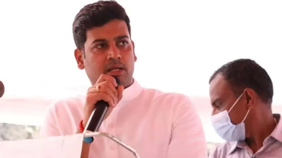 મહારાષ્ટ્રમાં BJP-શિવસેના વચ્ચે બધુ બરાબર ચાલી રહ્યું નથી? CM શિંદેના પુત્ર...