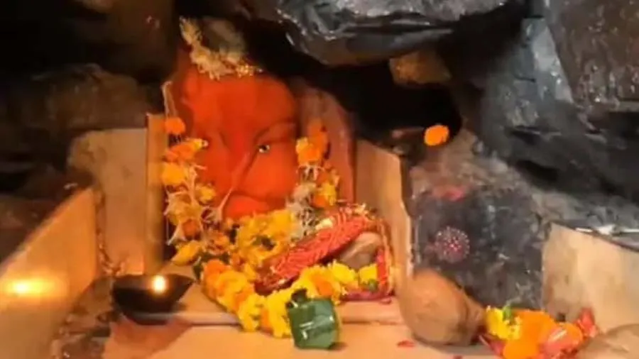 ચોરોએ મંદિરને પણ ન છોડ્યું, માતાજીને ચઢાવેલા સોના-ચાંદીના ઘરેણા પર કર્યા હાથ સાફ