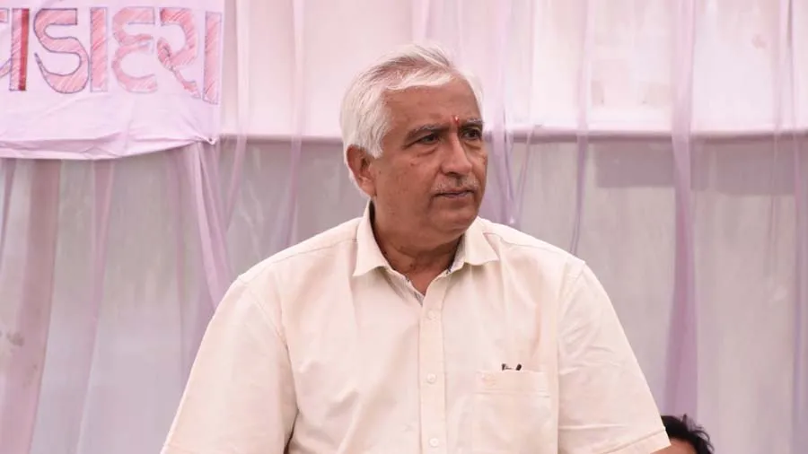 શાળામાં જ્યાંથી બાળકો પાણી પીવે ત્યાંથી ગ્લાસ મગાવી કલેક્ટરે કેમ પાણી પીધું