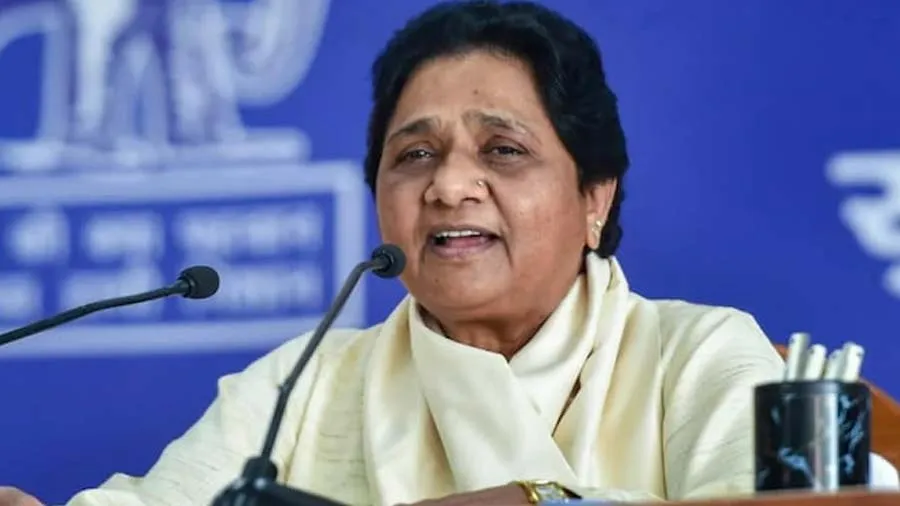 BSP સરકારમાં માયાવતીના ભાઈ-ભાભીને 46% ઓછા રેટમાં મળ્યા 261 ફ્લેટ્સ!