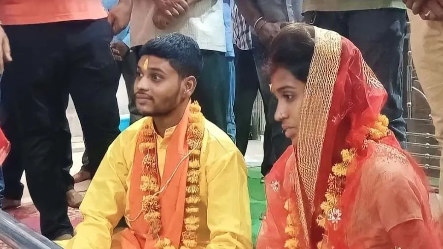 મુસ્લિમ યુવકે હિંદુ યુવતી સાથે લગ્ન કર્યા, વિરોધ થયો તો સનાતન ધર્મ અપનાવી લીધો