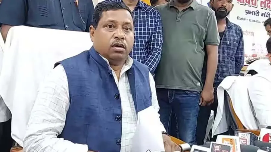 ભાજપના સાંસદનો લવારો, પહેલા લોકો ભૂખથી મરતા હવે ખાય-ખાયને મરે છે