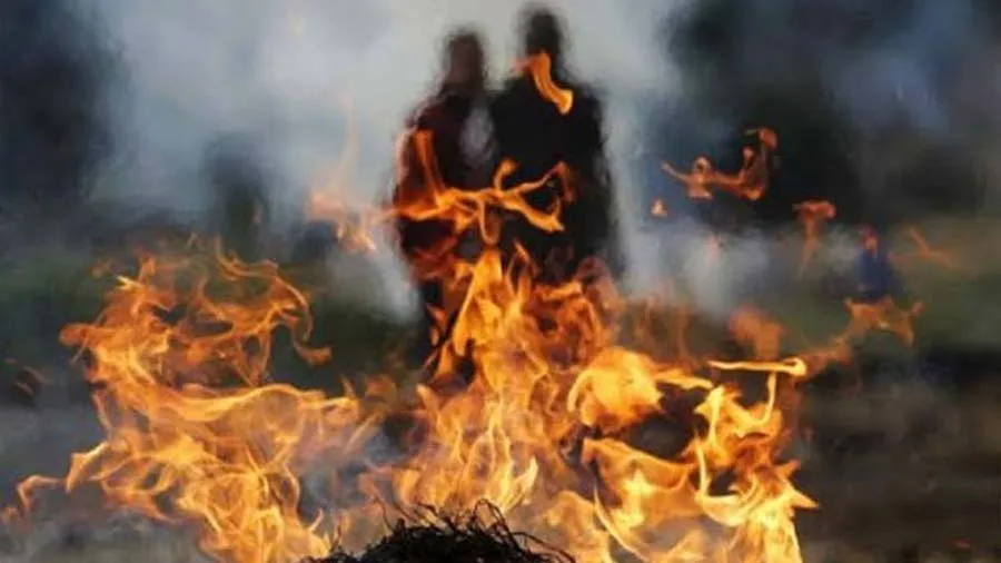 લગ્નના એક દિવસ પહેલા પ્રેમી સાથે ભાગી ગઈ યુવતી, ભાઈએ કરી દીધા અગ્નિસંસ્કાર