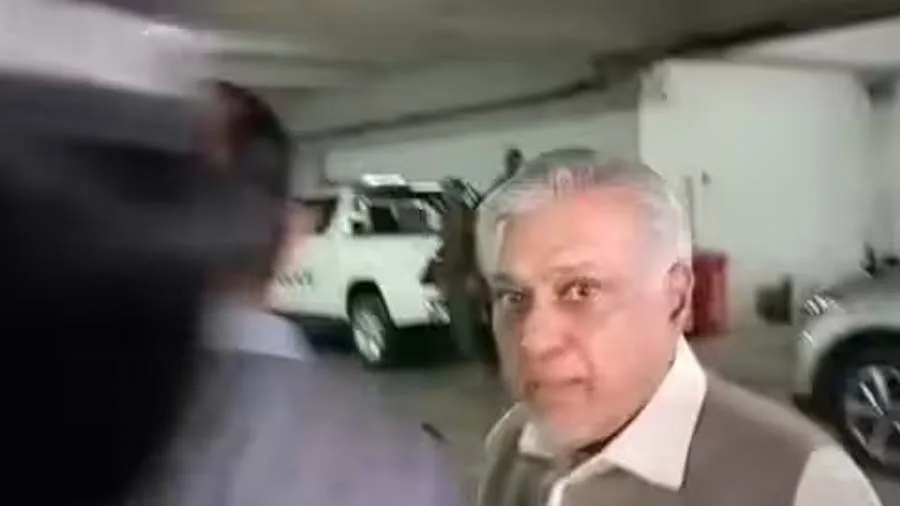 IMF પૈસા નથી આપી રહ્યું,પાકિસ્તાનના નાણામંત્રીએ ગુસ્સે થઈને પત્રકારને થપ્પડ મારી