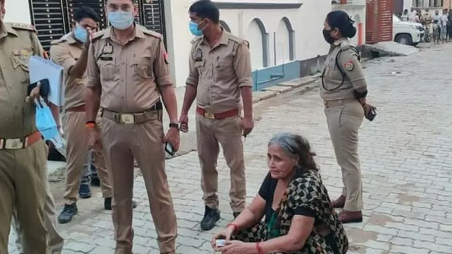 મૃત પૌત્રના શબને 10 દિવસથી નવડાવી બદલાવતી હતી કપડા, દુર્ગંધથી ખૂલ્યું રહસ્ય