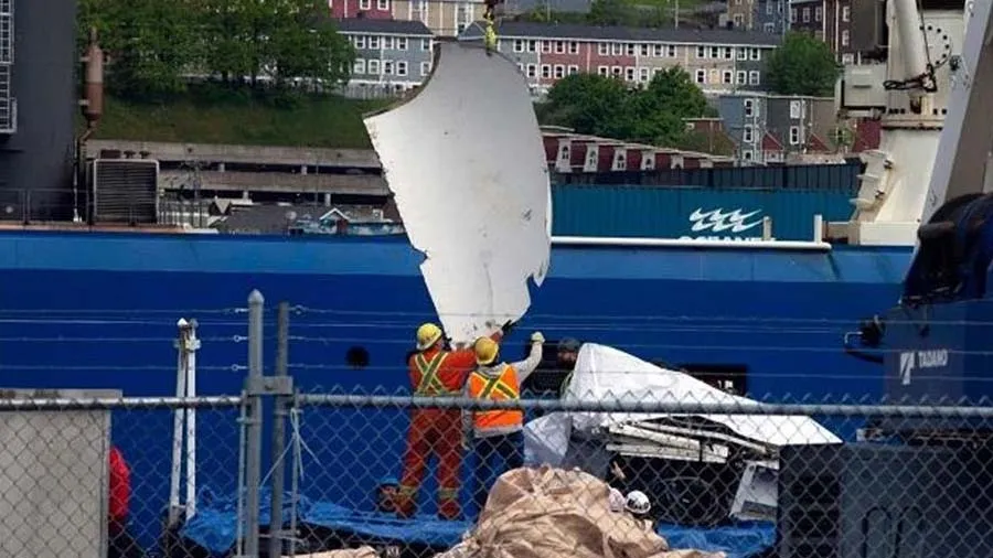 ટાઇટેનિકનો ભંગાર જોવા ગયેલી સબમરીનના કાટમાળમાંથી માનવ અવશેષો મળ્યા:US કોસ્ટગાર્ડ