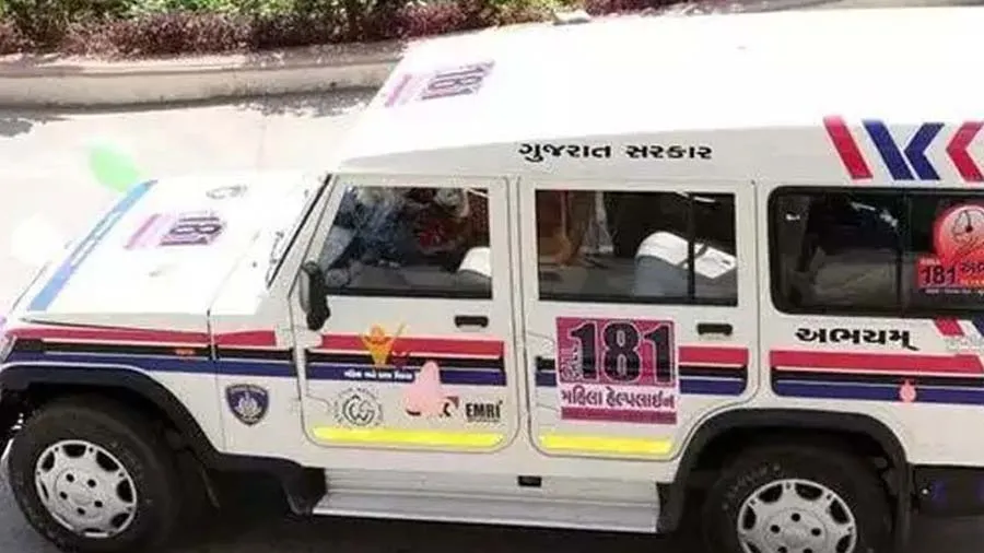 દીકરી પર મરજી વિરુદ્ધ સગાઇ અને લગ્ન કરવા દબાણ કરતા માતાપિતા અભયમે સમજાવ્યા