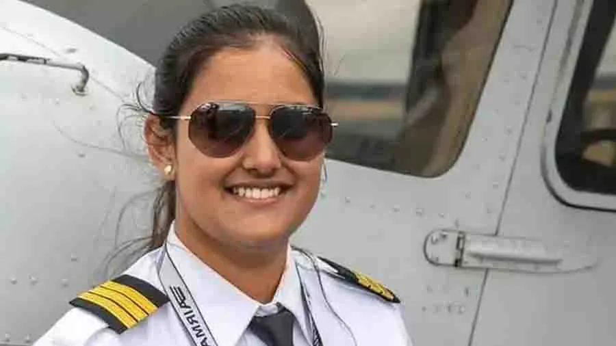 દેશની સૌથી નાની ઉંમરની બનેલી પ્રથમ પાયલોટ સાક્ષી કોચર, ગુજરાત કનેક્શન છે