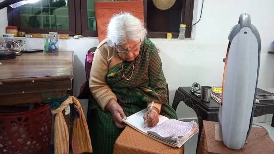 શ્રીરામ પ્રત્યે અદ્ભુત ભક્તિ, 94 વર્ષની વયે 80 લાખ વખત લખ્યું રામનું નામ