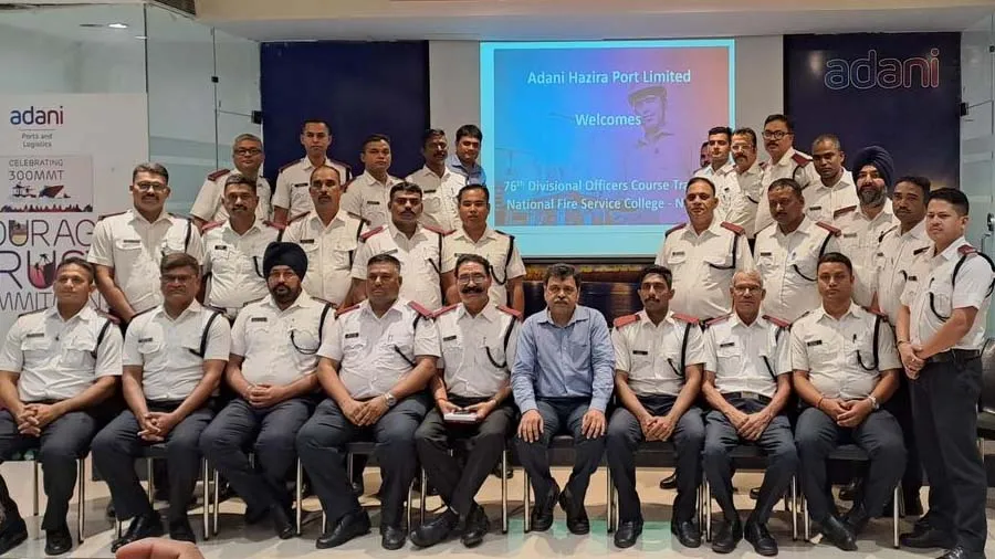 નેશનલ ફાયર સર્વિસ કોલેજ નાગપુરના તાલીમાર્થીઓએ અદાણી હજીરા પોર્ટની મુલાકાત લીધી