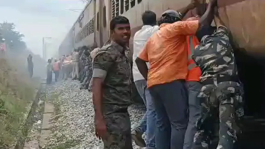 શું ટ્રેન ન ચાલી તો જવાનોએ ધક્કો મારીને કરી સ્ટાર્ટ? રેલવેએ જણાવ્યું સત્ય