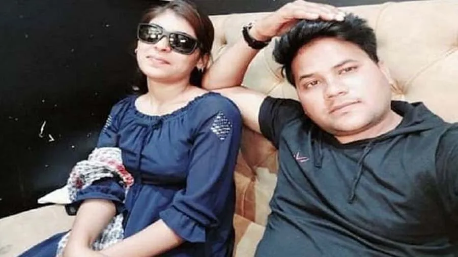 પત્નીને ભણાવવા વિદેશ જઇ મજૂરી કરી, અહીં ડોક્ટર સાથે લફરૂ થતા પતિને છોડી દીધો