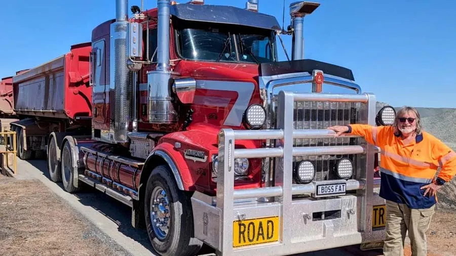 લાખોનો પગાર અને CEOનું પદ છોડીને ટ્રક ડ્રાઇવર બન્યા,પ્રેરણા આપનારી સ્ટોરી