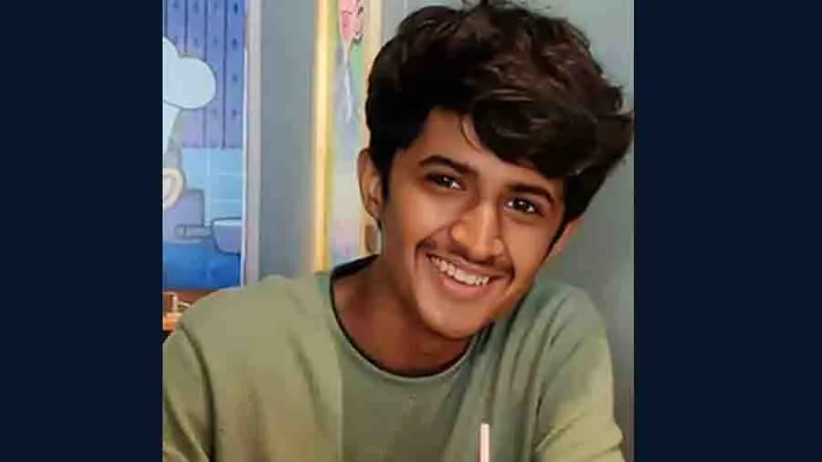 મોડાસા: 20 વર્ષનો પર્વ ક્રિક્રેટ રમતો હતો, મેદાન પર જ ઢળી પડ્યો, હાર્ટએટેકથી મોત