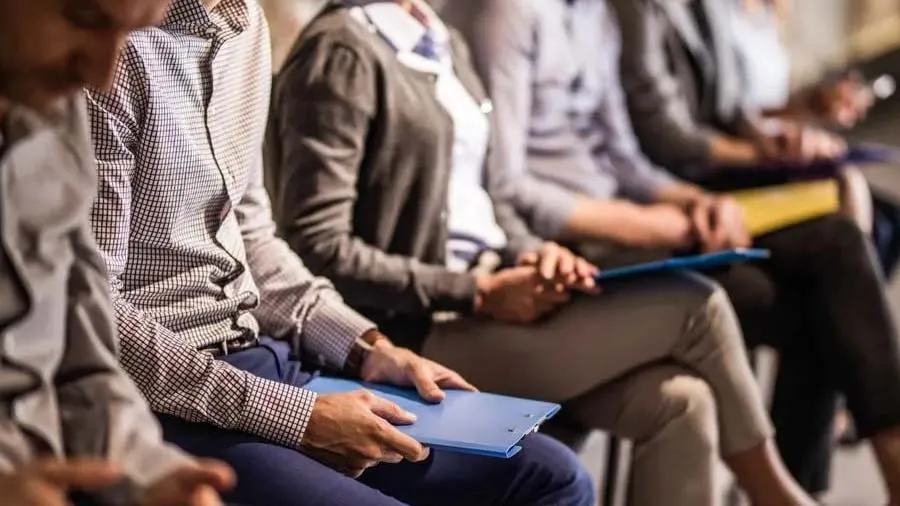 60 હજારનો પગાર અને રહેવા માટે ઘર, બસ આ શરતો માનવી પડશે!