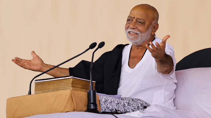 મોરારી બાપુની કથા પહેલીવાર ટ્રેનમાં માણો, સાથે જ્યોતિર્લિંગના દર્શન પણ કરાવાશે