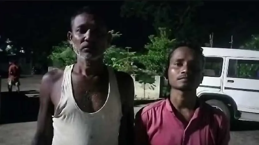 સ્મશાનમાં અડધા સળગેલા શબનું માંસ ખાઇ રહ્યા હતા 2 લોકો, NHRCએ માગ્યો રિપોર્ટ