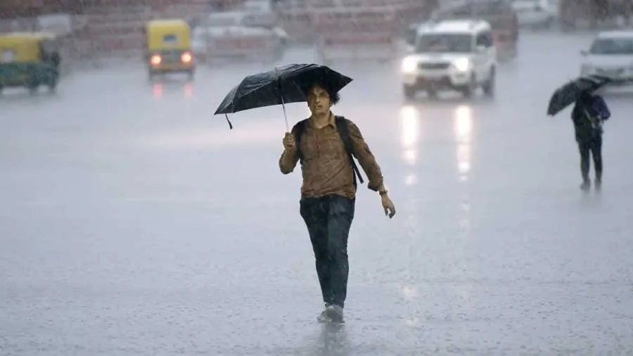 હવામાન વિભાગ નવા વાવાઝોડાને લઇ ચિંતામાં, 12 રાજ્યોમાં ભારે વરસાદનું એલર્ટ