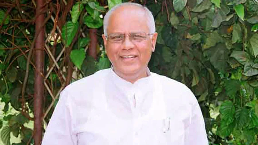 સાંસદને કોલ કરી કપડા ઉતારી ગંદી વાત કરવા લાગી યુવતી, MPએ પત્નીને આપી દીધો ફોન...