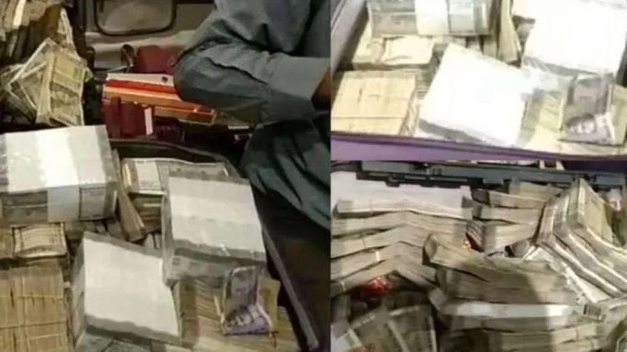 સરકારી ઇજનેરને ત્યાં દરોડા, 80 લાખ રોકડા, 78 લાખના દાગીના, 2 ટ્રોલી બેગમાં કેશ