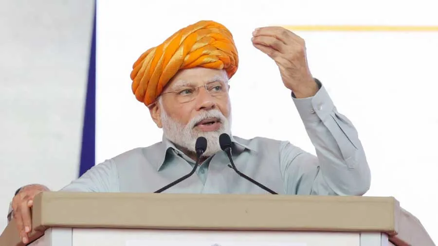 અમારી સરકારે મોંઘવારી પર અંકુશ ન રાખ્યો હોત તો આજે દૂધ 300 રૂ. લીટરે વેચાતઃ PM