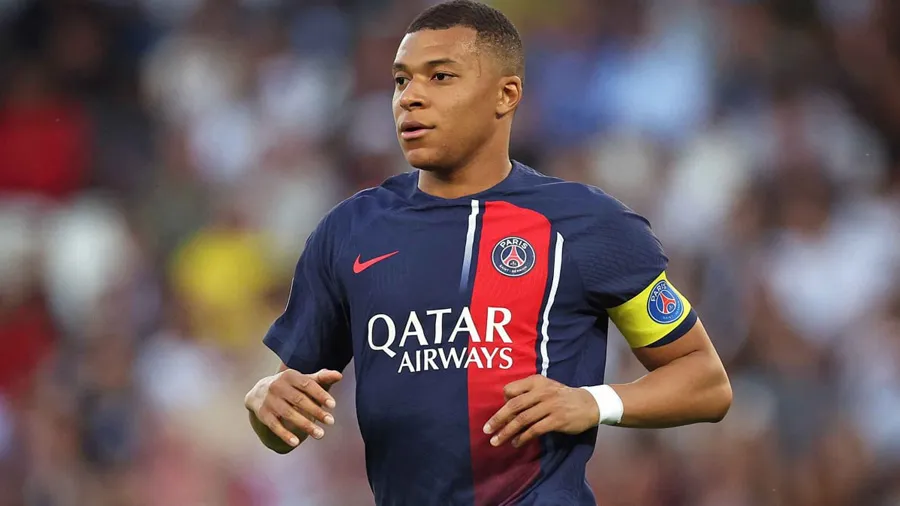 કેમ એમ્બાપ્પેએ ફગાવી 2700 કરોડની ઓફર? મેસી-રોનાલ્ડો પણ જઇ ચૂક્યા છે બીજી લીગ તરફ