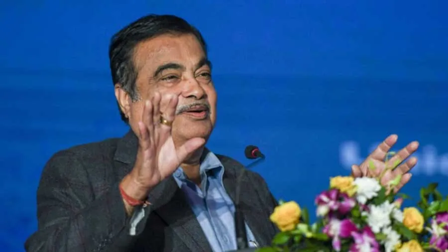 નીતિન ગડકરીએ કહ્યું કે, તેઓ આવી રીતે મહિને 3 લાખની કમાણી કરે છે