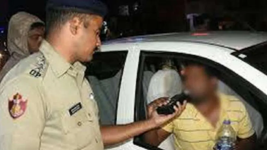 કંઈ અને કેવી દારૂબંધી? ગુજરાત પોલીસે 7 દિવસમાં 2723 દારૂ પીને ગાડી ચલાવતા પકડ્યા