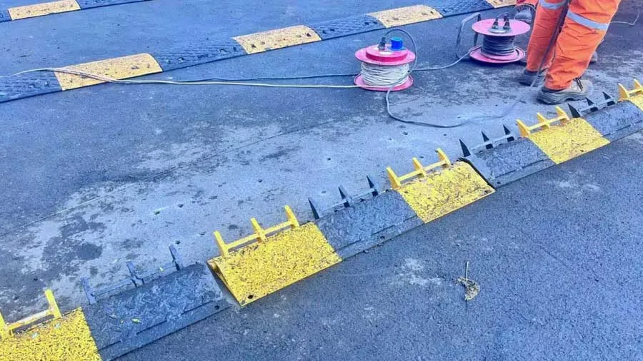 સુધરે એ બીજાઃ  ટાયર કિલર સ્પીડ બ્રેકરનું સુરસુરિયું, અમદાવાદીઓએ જુગાડ શોધી લીધો