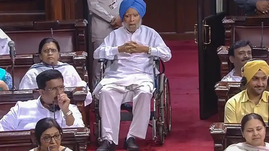 90 વર્ષની વયે પૂર્વ PM રાજ્યસભામાં વ્હીલચેર પર પહોંચ્યા, ભાજપા બોલી શરમ