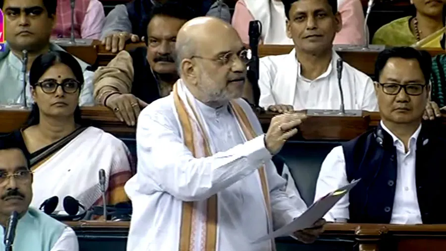 સંસદમાં અમિત શાહ મણિપુર પર બોલ્યા- સવારે 6.30 વાગ્યે PMએ મને ફોન કરી ઉઠાવ્યો...