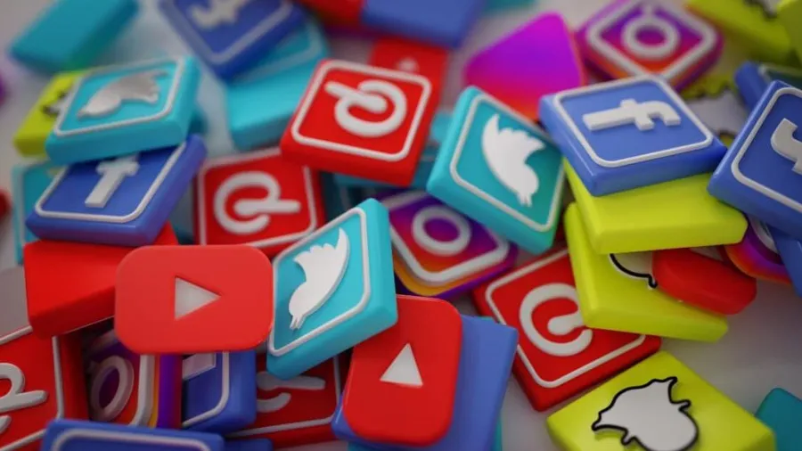 સોશિયલ મીડિયા પર આટલા ફોલોઅર્સ થવા પર તમને પણ માનવામાં આવશે સેલિબ્રિટી