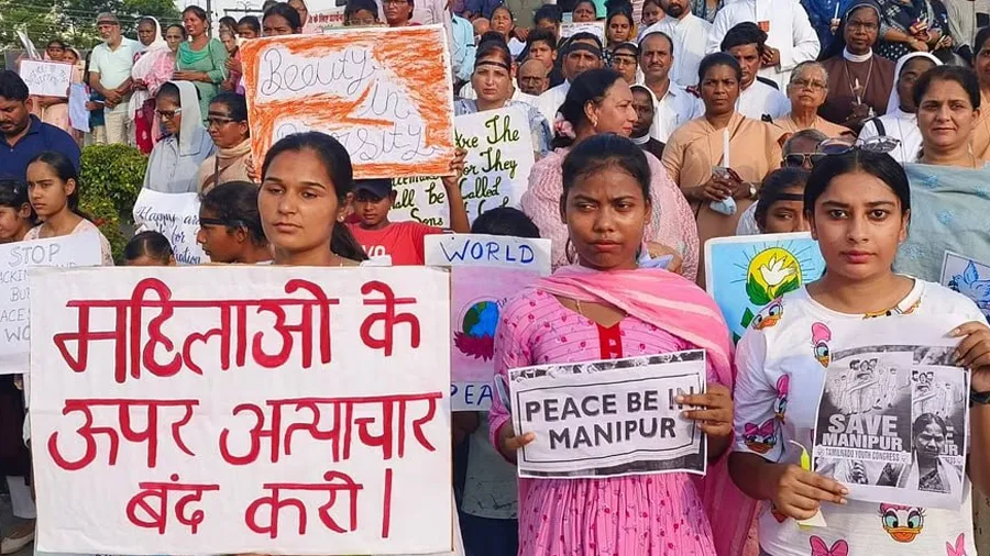 મણિપુરમાં વધુ એક મહિલા સાથે સામૂહિક બળાત્કારનો દાવો, રસ્તા પર ઉતર્યા લોકો