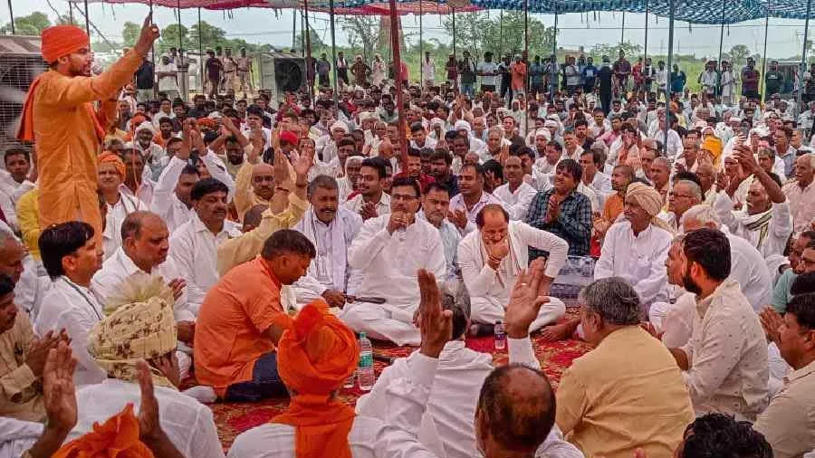 ‘લોહી ગરમ રાખવું પડશે’, હિન્દુ મહાપંચાયતમાં ઉશ્કેરણીજનક નિવેદનબાજી, હથિયાર પણ...