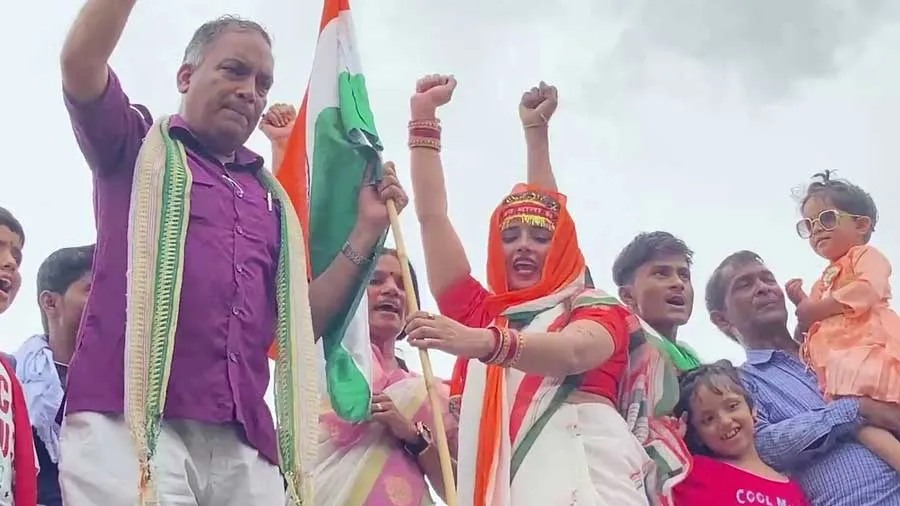 તિરંગો લપેટી સીમા બોલી- પાકિસ્તાન મુર્દાબાદ, હિન્દુસ્તાન જિંદાબાદ, જુઓ વીડિયો