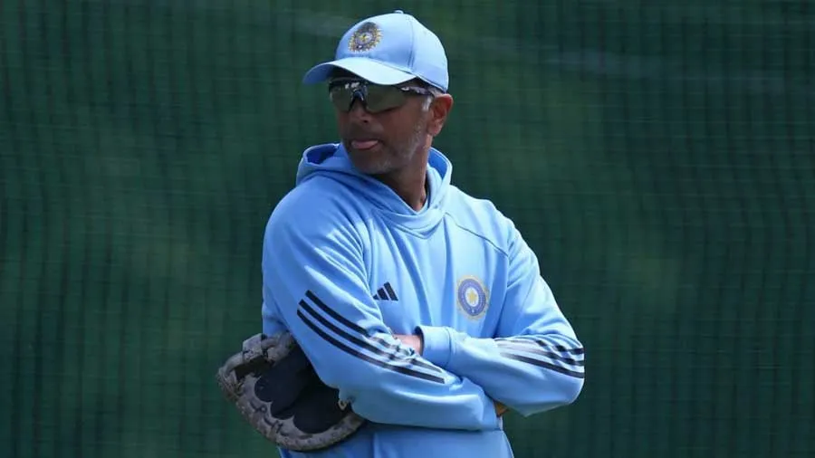 વર્લ્ડ કપ પહેલા દ્રવિડ કરશે ટીમમાં ફેરફાર? ધોનીની ટીમના આ ખેલાડીને મળી શકે છે તક