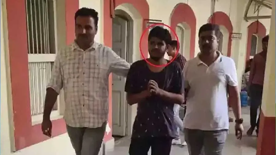 હું CMOથી બોલું છું…મિત્રને છોડાવવા SPને વોટ્સએપ કોલ કરવામાં આવ્યો,રહસ્ય ખુલ્યું