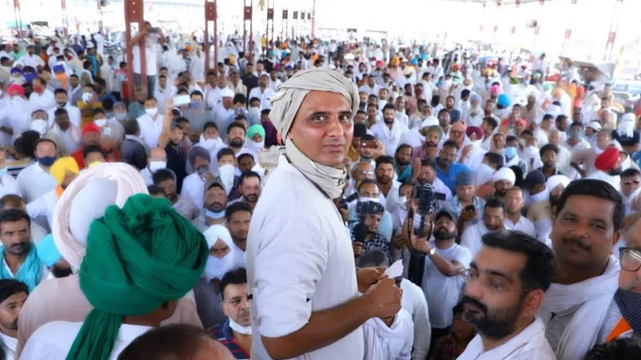 ધારાસભ્ય કોંગ્રેસના અને ઘરે BJPનો ઝંડો ફરકતો હતો, સસ્પેન્ડ કરી દેવાયા