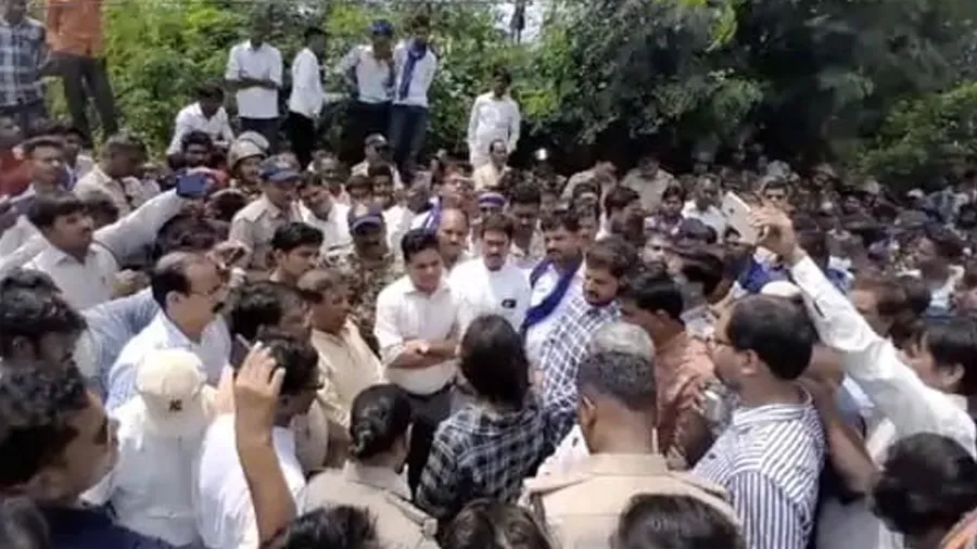 મધ્ય પ્રદેશમાં દલિત યુવકની માર મારીને હત્યા, બચાવવા ગયેલી માતાને નિર્વસ્ત્ર કરાઈ