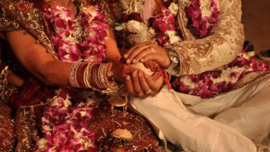 મોટી ઉંમરે લગ્ન કરવા પર મહિલાઓને થઈ શકે છે આ પ્રોબ્લેમ્સ